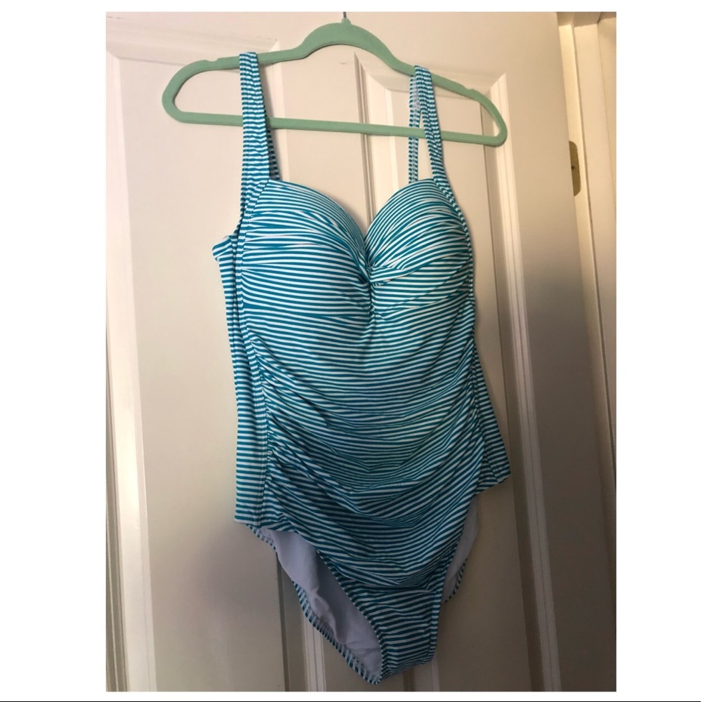 NWT (NIP TUCK) Striped Mint Suit